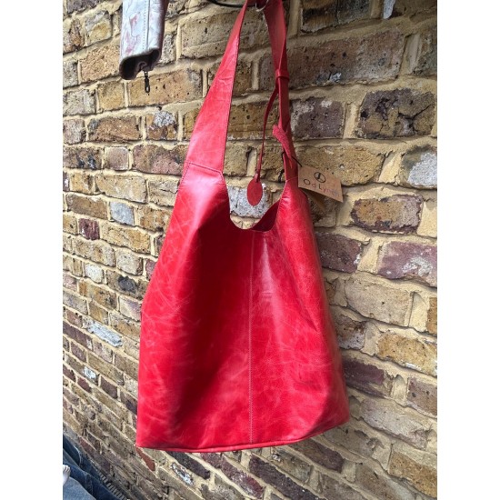 Beach hobo red leather